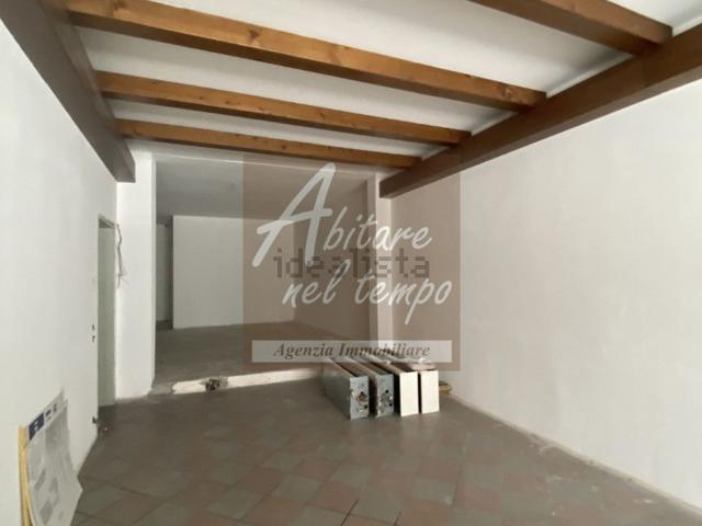 Locale in affitto di 80 m² in Via Roma