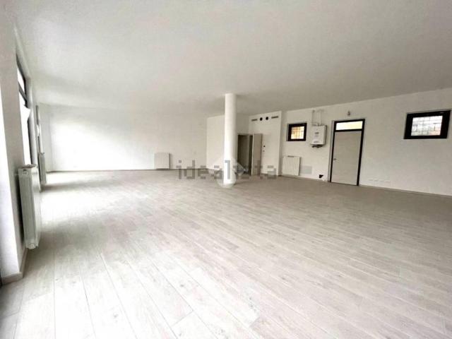 Locale in affitto di 80 m² in Via Roma, 9