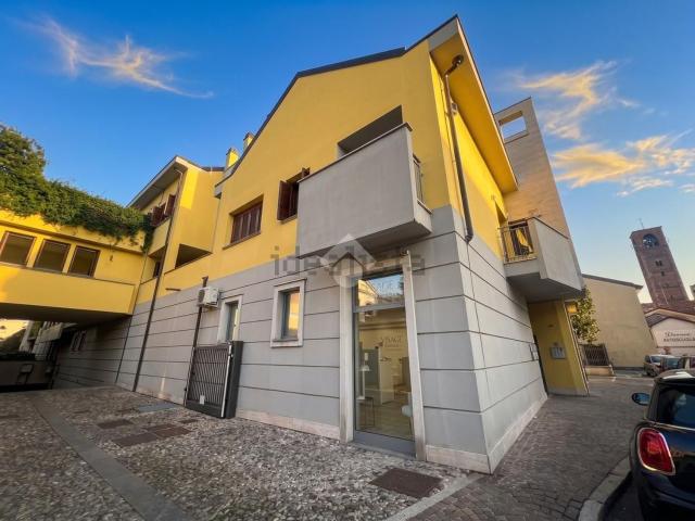 Locale in affitto di 80 m² in Via Santino de Nova