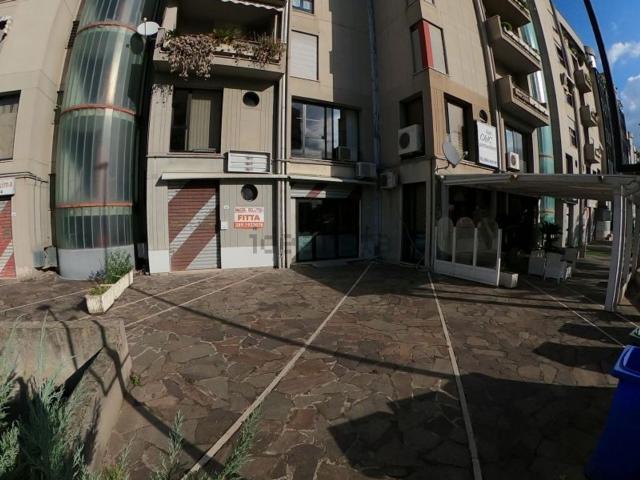 Locale in affitto di 80 m² in Via Sandro Pertini