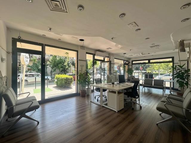 Locale in affitto di 80 m² in Viale Maria Ceccarini, 231