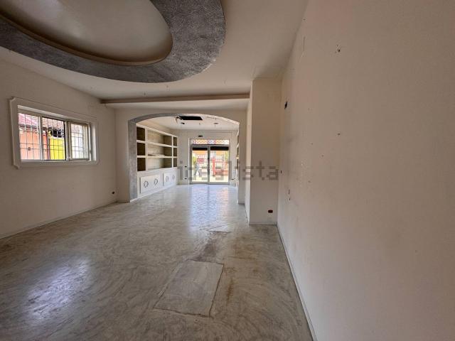 Locale in affitto di 80 m² in Viale Europa, 115