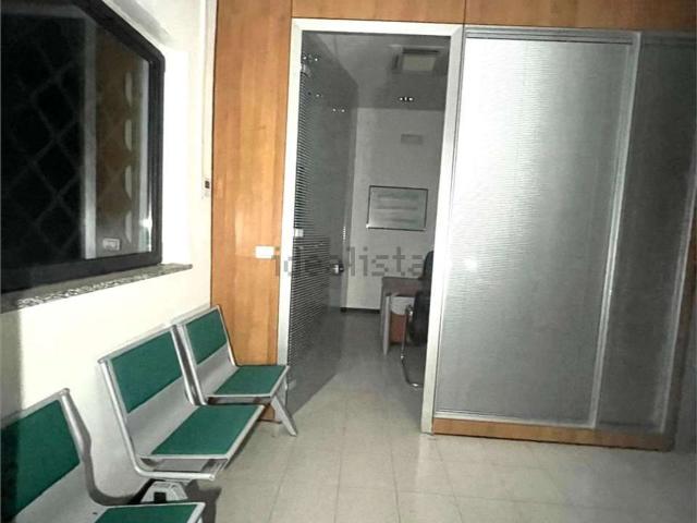 Locale in affitto di 80 m²