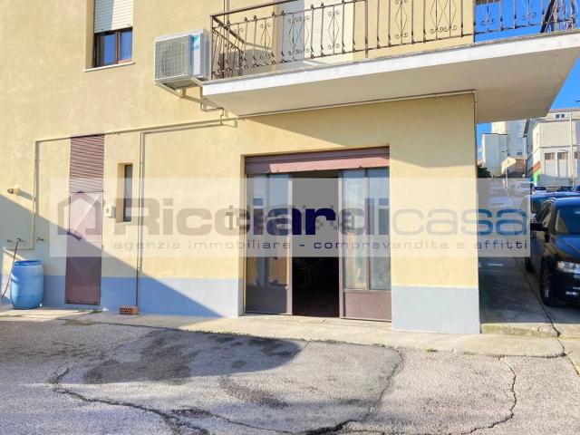 Locale in affitto di 80 m²