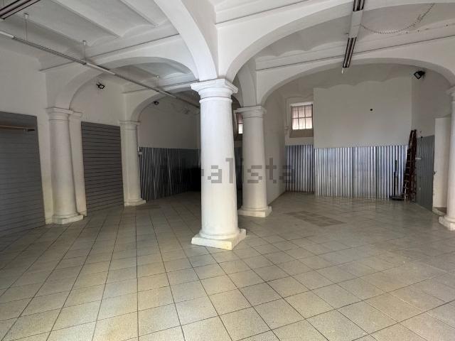 Locale in affitto di 80 m²