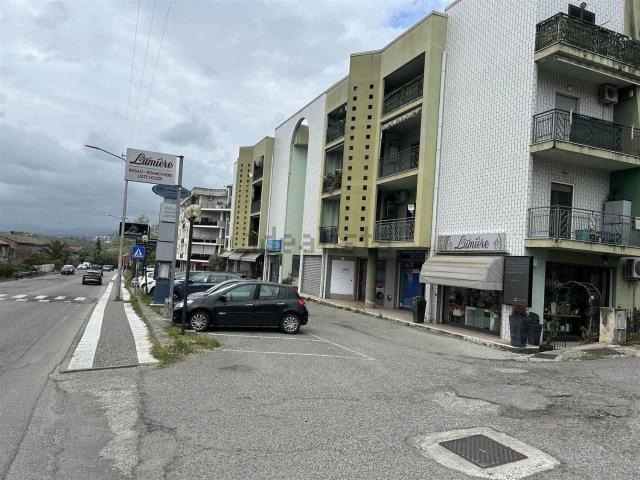 Locale in affitto di 80 m²