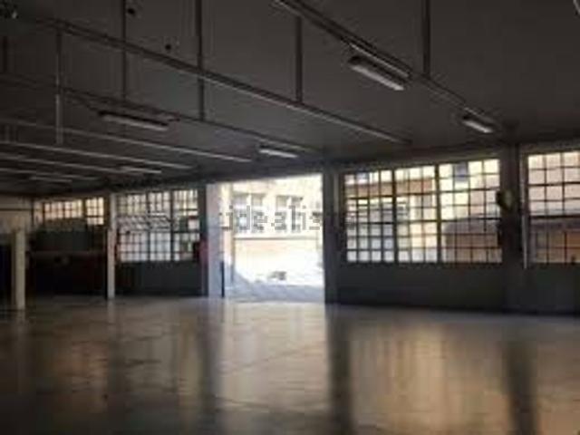 Locale in affitto di 810 m² in Via Aquileia, 23