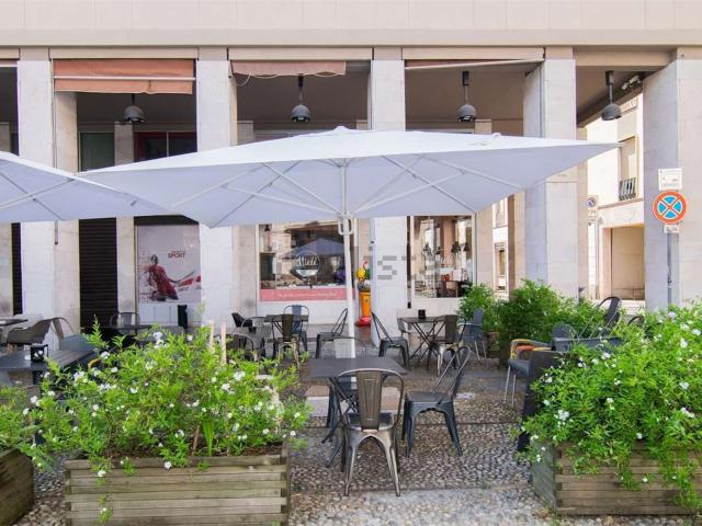 Locale in affitto di 81 m² in Piazza Roma