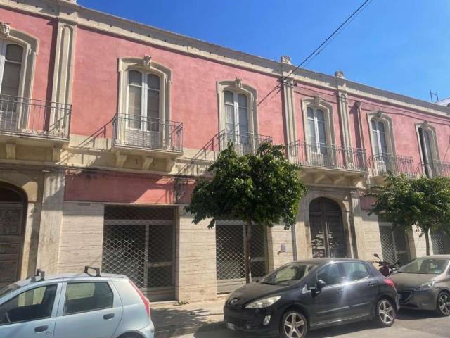 Locale in affitto di 82 m² in Corso Timoleonte
