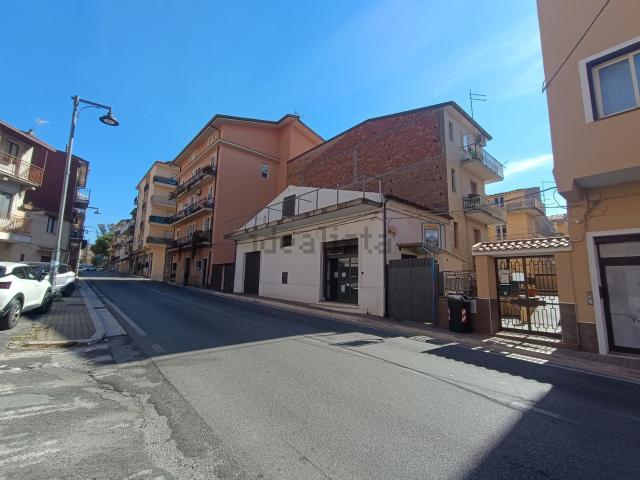 Locale in affitto di 82 m² in Via delle Terme, 65
