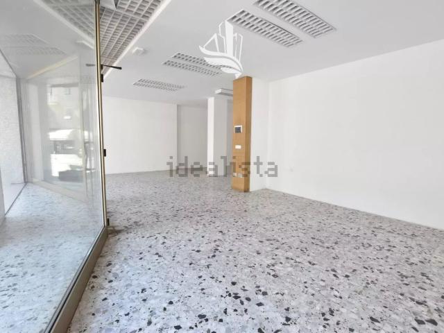 Locale in affitto di 82 m² in Via John Fitzgerald Kennedy, 166