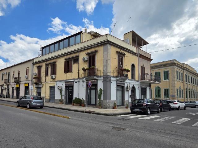 Locale in affitto di 87 m² in Via Catania, 49
