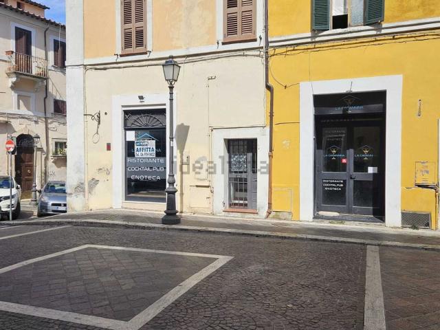 Locale in affitto di 84 m² in Via Camillo Benso Conte di Cavour, 1