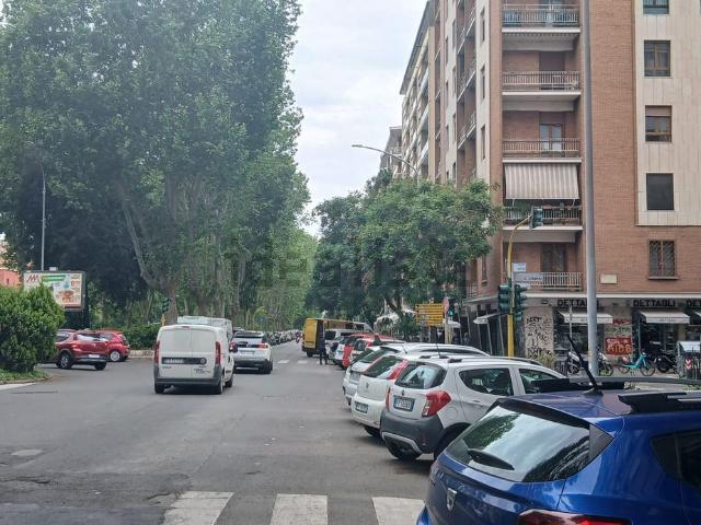 Locale in affitto di 85 m² in Circonvallazione Ostiense
