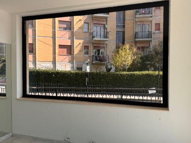 Locale in affitto di 85 m² in Corso Europa