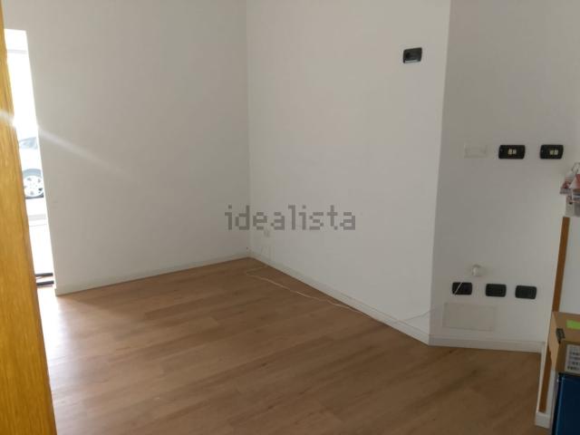 Locale in affitto di 60 m² in Largo Don Orione, 5