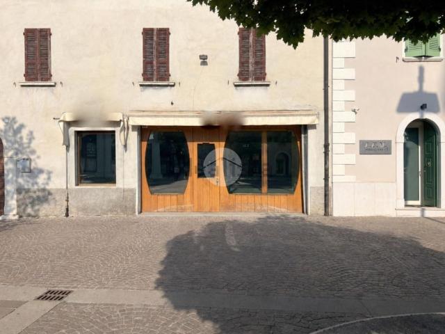 Locale in affitto di 85 m² in Piazza Libertà