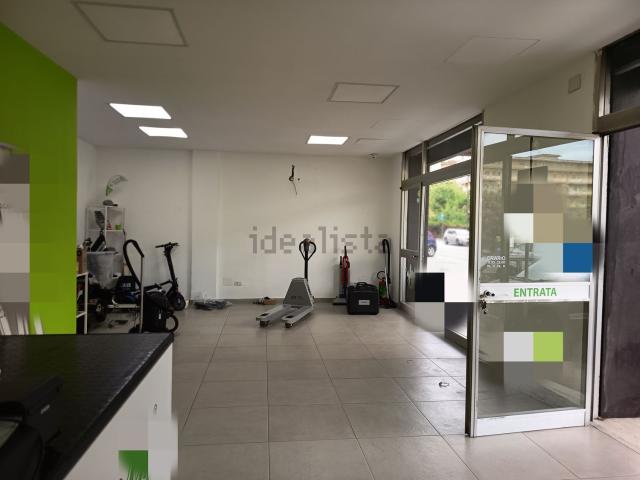 Locale in affitto di 85 m² in Via Aldo Moro