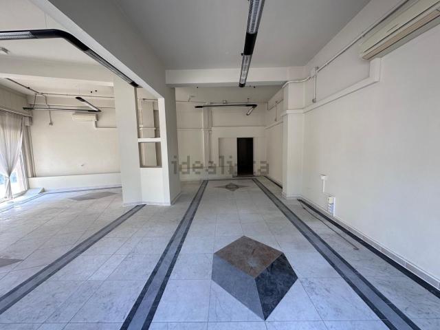 Locale in affitto di 85 m² in Via Cavour