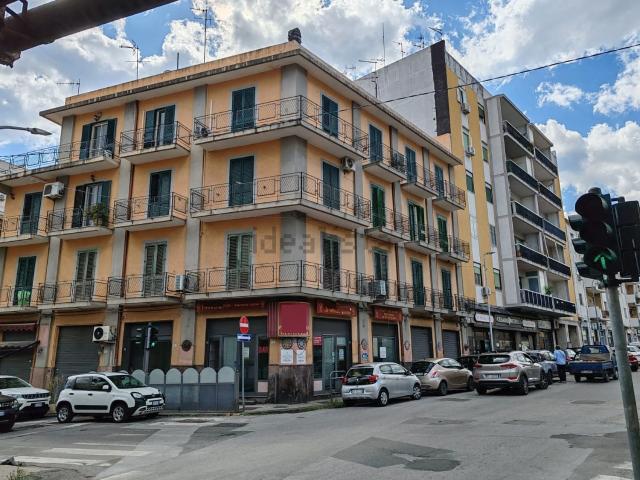 Locale in affitto di 85 m² in Via Consolare Valeria, 1