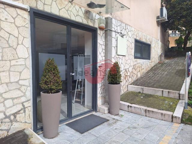 Locale in affitto di 85 m² in Via Giovanni Battista Bosco Lucarelli