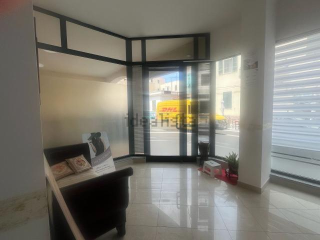 Locale in affitto di 85 m² in Via Giosuè Carducci