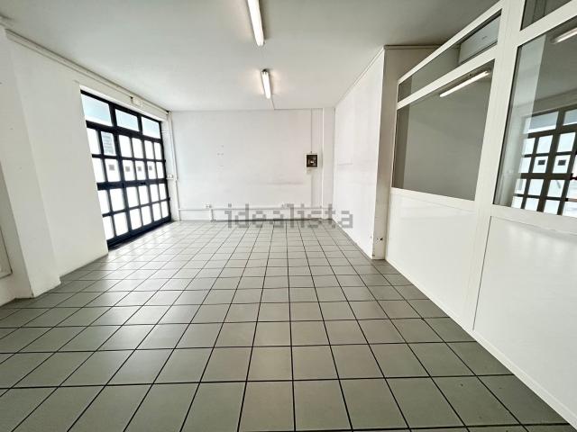 Locale in affitto di 85 m² in Via Giuseppe Capaldi, 35