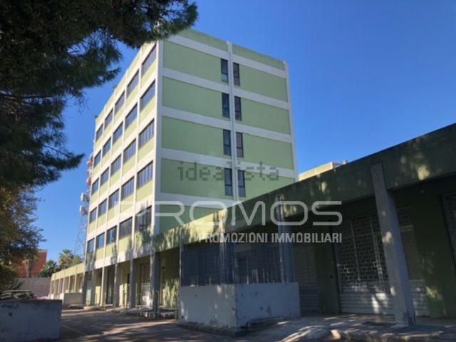Locale in affitto di 85 m² in Via Giuseppe Peretti, 2