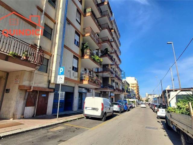 Locale in affitto di 85 m² in Via John Fitzgerald Kennedy, 40