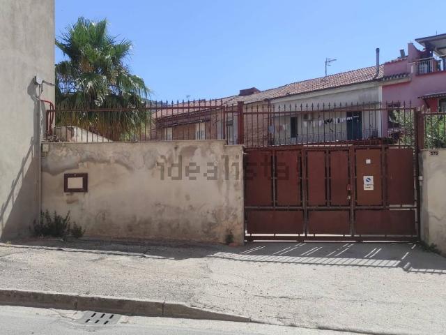 Locale in affitto di 265 m² in Via Ponte Carolino, 379