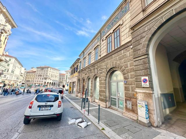 Locale in affitto di 85 m² in Via Silvio Pellico, 4