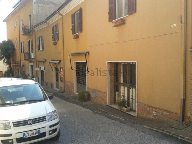 Locale in affitto di 85 m²