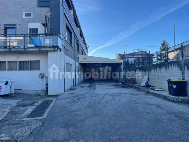 Locale in affitto di 860 m²
