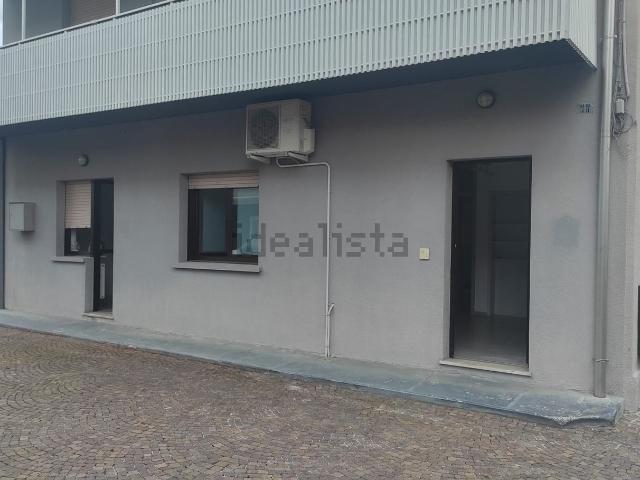 Locale in affitto di 88 m² in Via Costantini, 8