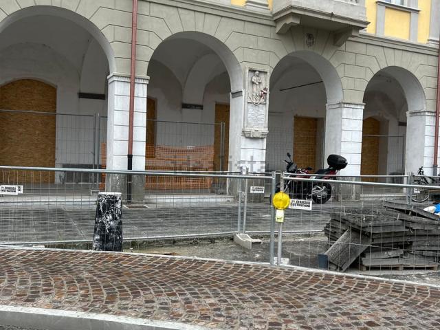 Locale in affitto di 93 m² in Piazza San Giorgio, 18
