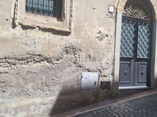 Locale in affitto di 93 m² in Via Vincenzo Bellini, 13