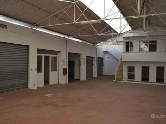 Locale in affitto di 900 m²