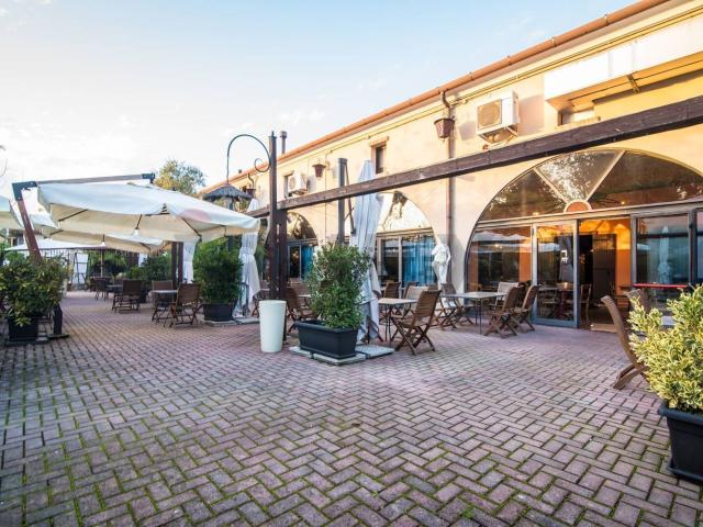 Locale in affitto di 900 m²