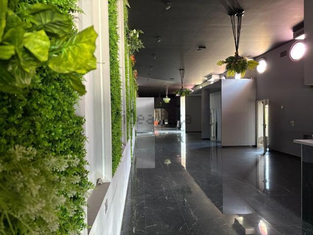 Locale in affitto di 900 m² in Via Rampa