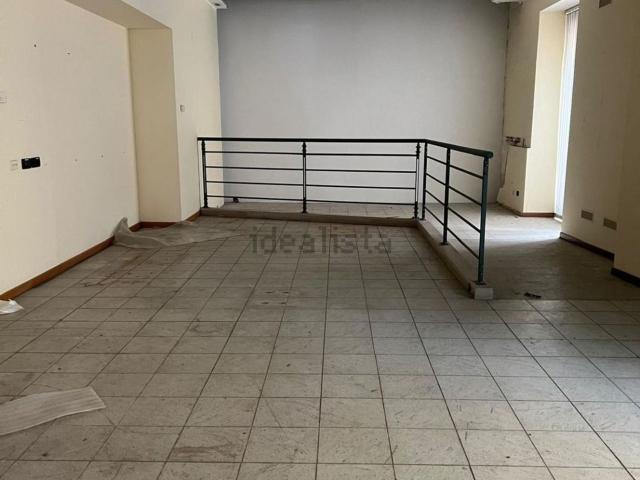 Locale in affitto di 90 m² in Corso Giuseppe Garibaldi