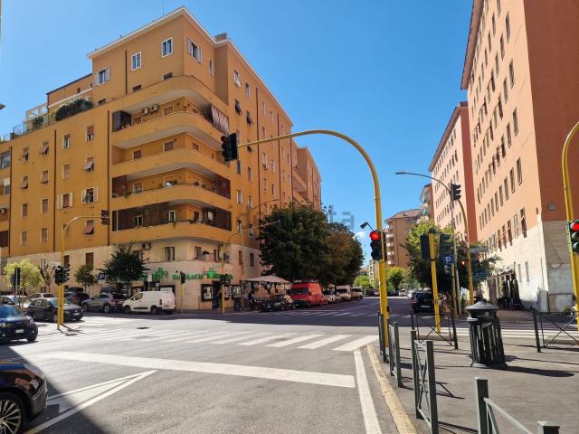 Locale in affitto di 90 m² in Largo Somalia
