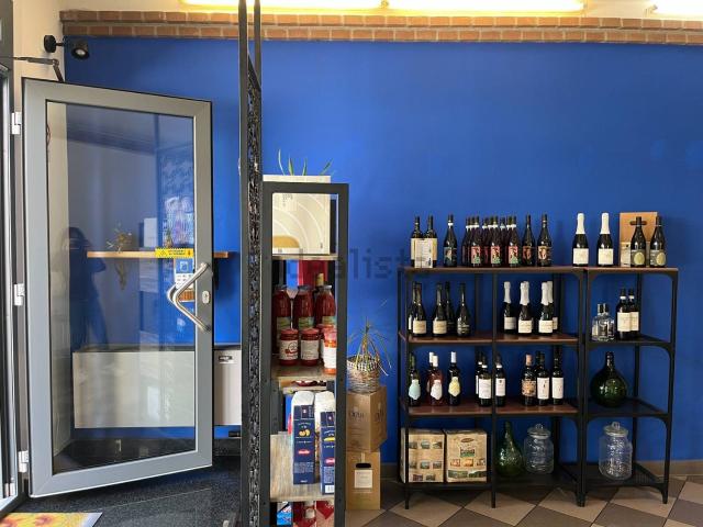 Locale in affitto di 90 m² in Piazza A. Moro, 160