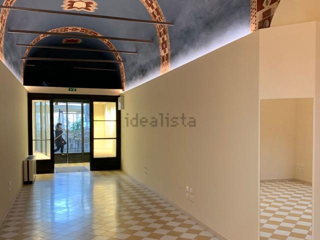 Locale in affitto di 90 m² in Piazza Duomo
