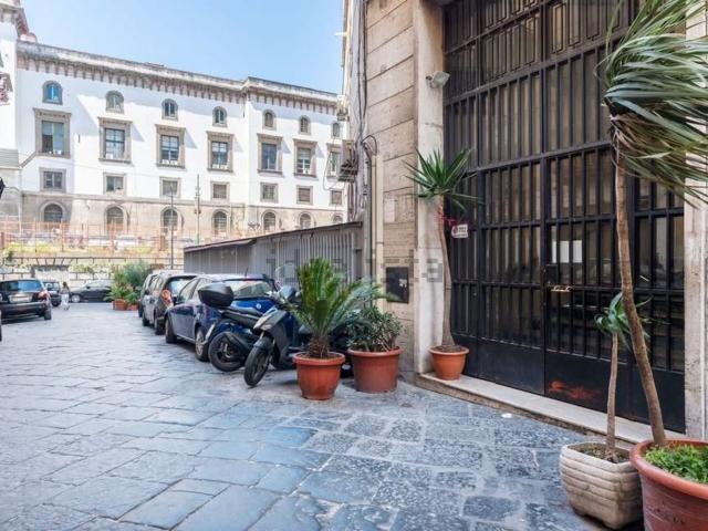 Locale in affitto di 90 m² in Piazza Enrico de Nicola