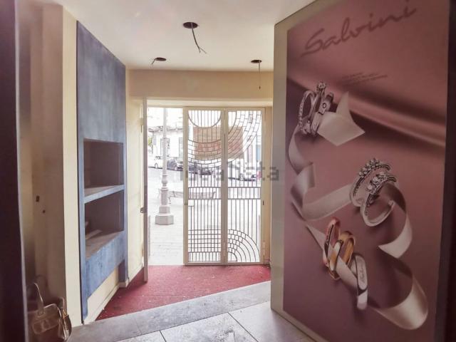Locale in affitto di 90 m² in Piazza G. Arcoleo, 14
