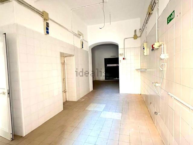 Locale in affitto di 90 m² in Piazza San Giovanni