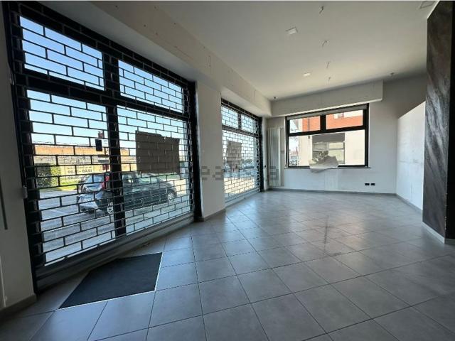 Locale in affitto di 90 m² in Strada del Portone, 33