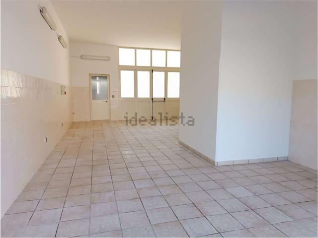 Locale in affitto di 90 m² in Via Taranto, 160