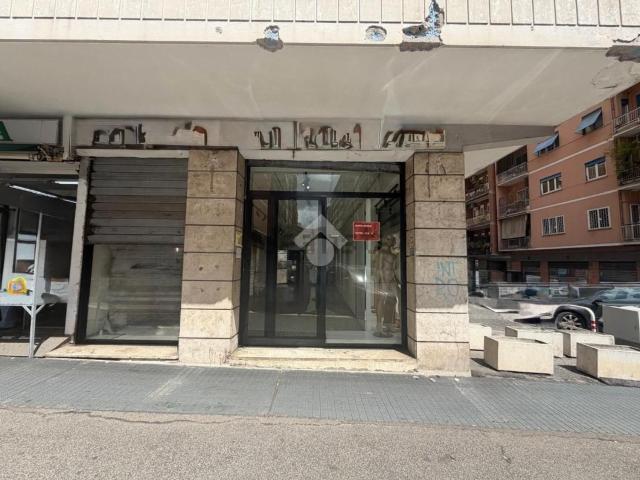 Locale in affitto di 90 m² in Via Veroli