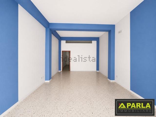 Locale in affitto di 90 m² in Via Vittorio Veneto